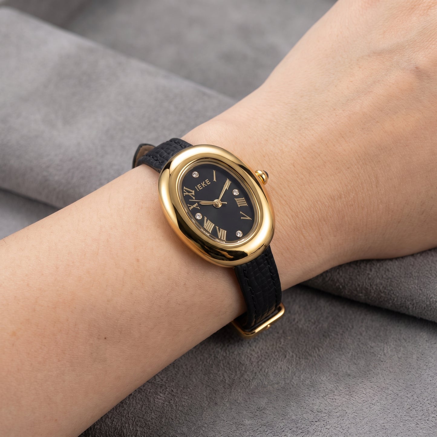 MONTRE IEKE GOLD CEINTURE NOIRE