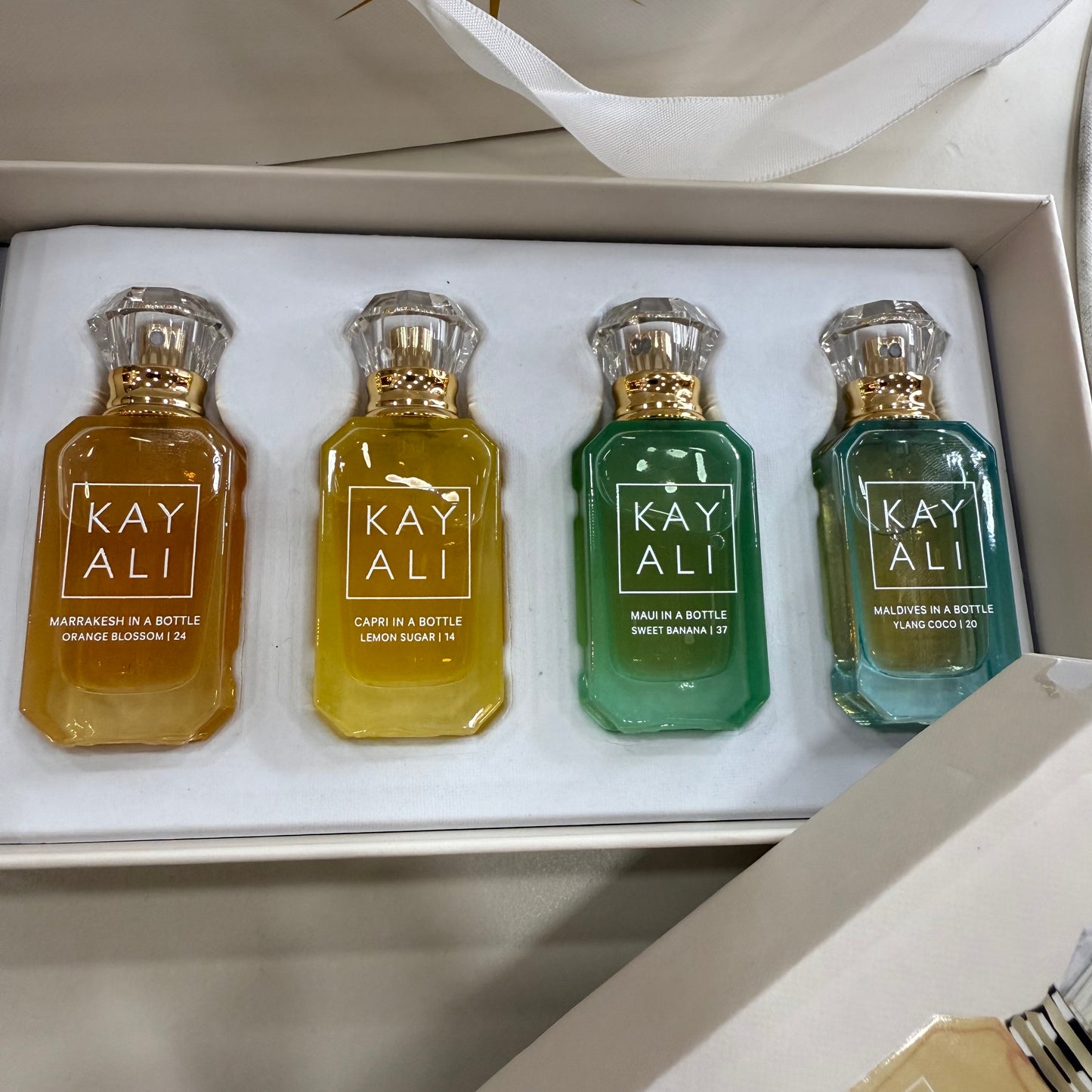 376 -COFFRET KAYALI 10MLX4 VACAY IN A BOTTLE (Version Inspirée – Qualité Premium)