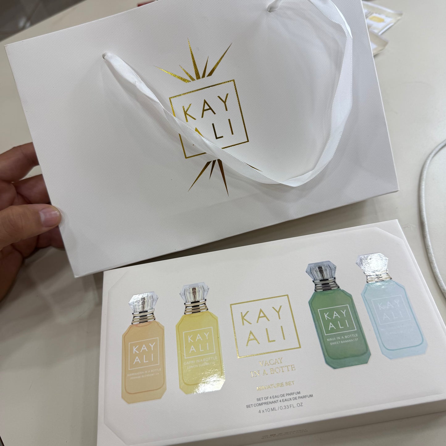 376 -COFFRET KAYALI 10MLX4 VACAY IN A BOTTLE (Version Inspirée – Qualité Premium)